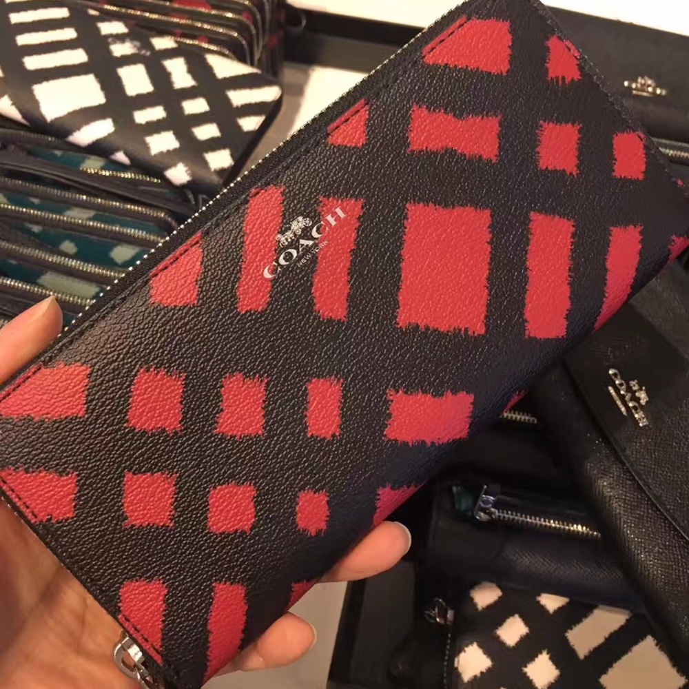 Coach ZIP WALLET WITH WILD PLAID PRINT